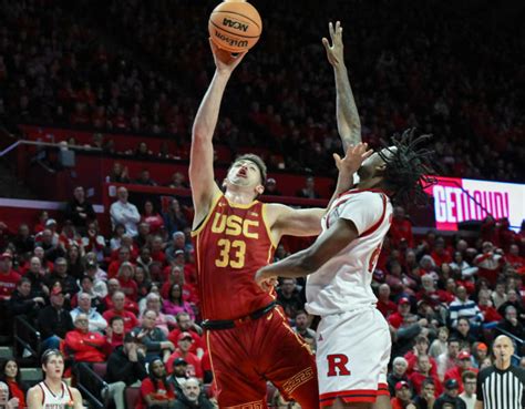 Rutgers basketball looking for second straight win over Maryland.